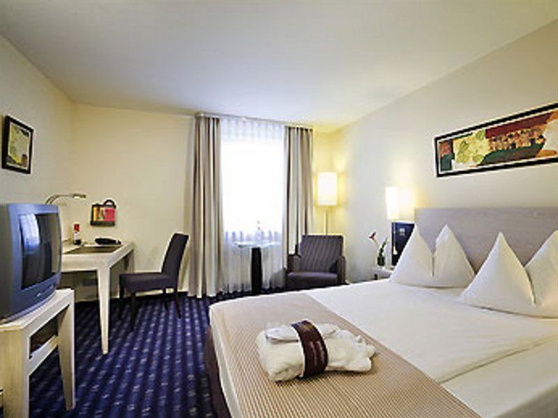 Hotel Mercure Sued Messe 4*